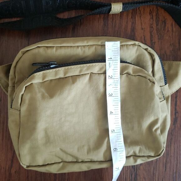 NWOT Baggu Dark Khaki Fanny Pack Waist Bag - Picture 4 of 7